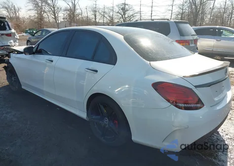 2019 Mercedes-Benz C 300 4Matic z USA, uszkodzony, nr VIN 55SWF8EB4KU310012